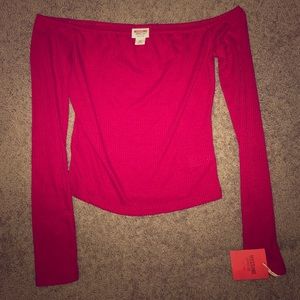 RED OFF THE SHOULDER CROP TOP